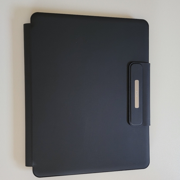 Black ESR Magnetic Keyboard Case Rebound Series - Picture 8 of 8